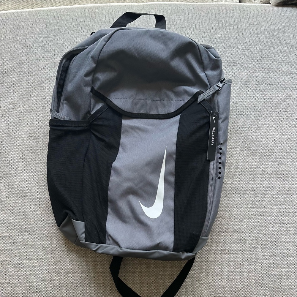 Nike NEW Academy Team Ball Carry Backpack